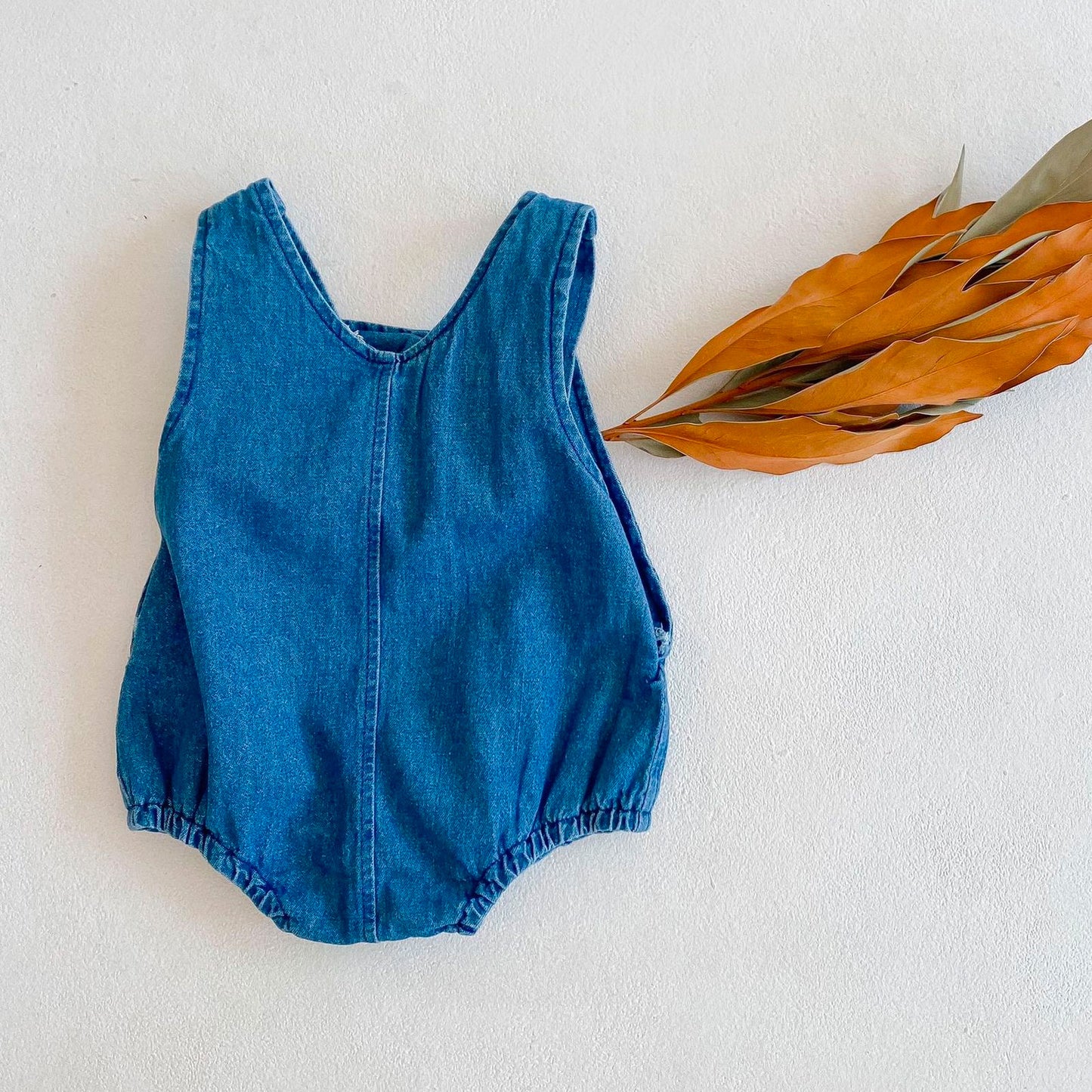 Baby Boy or Girl Scratch Denim Straps Bodysuit Infant Cotton Jeans Romper with Pocket